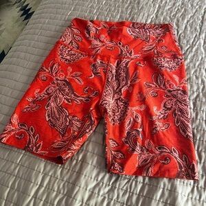 Like new Beyond Yoga shorts size XL!